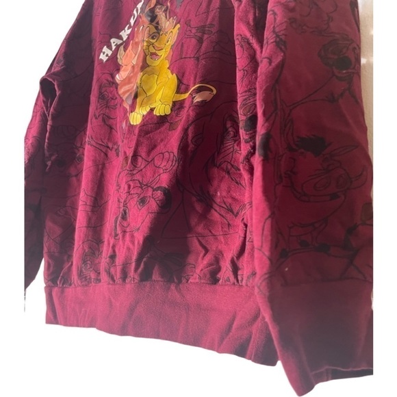 𝅺DISNEY Hakuna Matata Grpahic Long Sleeve T-Shirt - M - Maroon - Picture 2 of 5